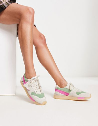 Torrun - Sneakers in camoscio rosa multicolore - Clarks Originals - Modalova