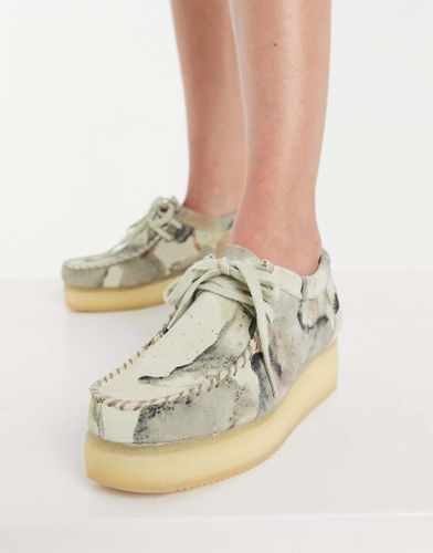 Wallacraft Lo - Scarpe flatform in stampa mimetica bianco sporco - Clarks Originals - Modalova