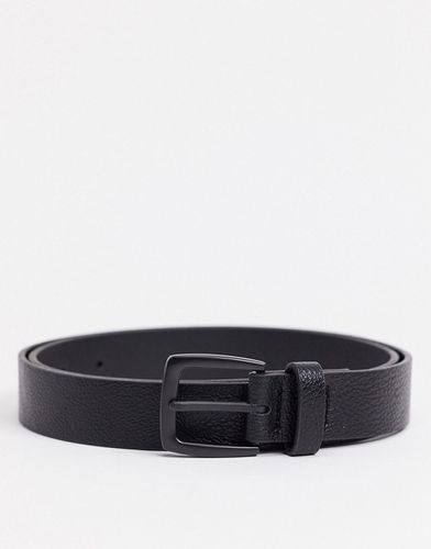 Cintura larga in pelle sintetica nera opaca con fibbia-Nero - ASOS DESIGN - Modalova