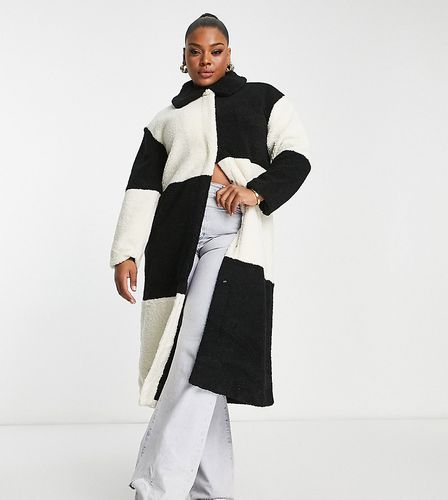 Cappotto midi in pile borg patchwork bianco e nero-Multicolore - Glamorous Curve - Modalova