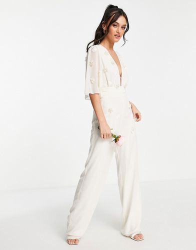 Tuta jumpsuit da sposa ricamata color avorio con scollo profondo-Bianco - Hope & Ivy - Modalova
