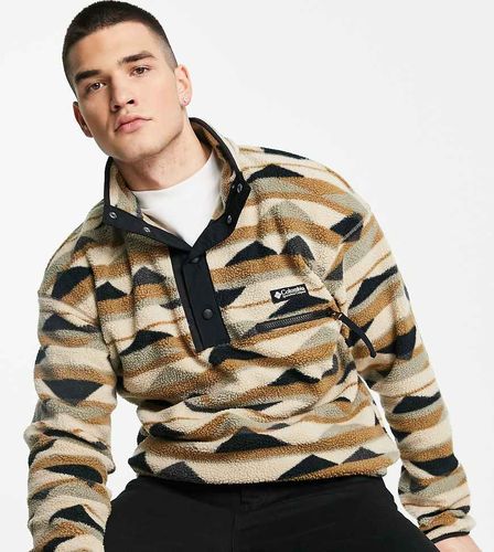 In esclusiva per ASOS - - Helvetia - Pile stampato con abbottonatura corta con bottoni a pressione beige-Neutro - Columbia - Modalova