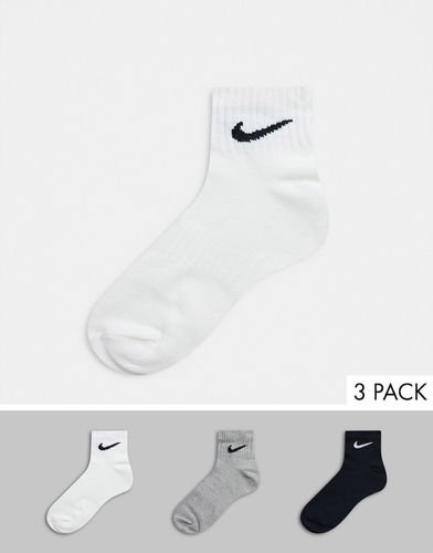 Confezione da 3 paia di calzini multicolore unisex alla caviglia - Nike Training - Modalova