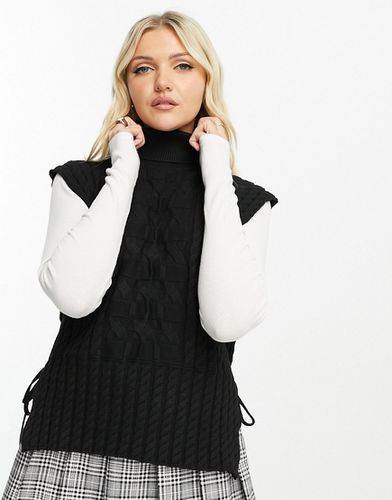Maglione dolcevita senza maniche in maglia a trecce nero-Black - Urban Revivo - Modalova